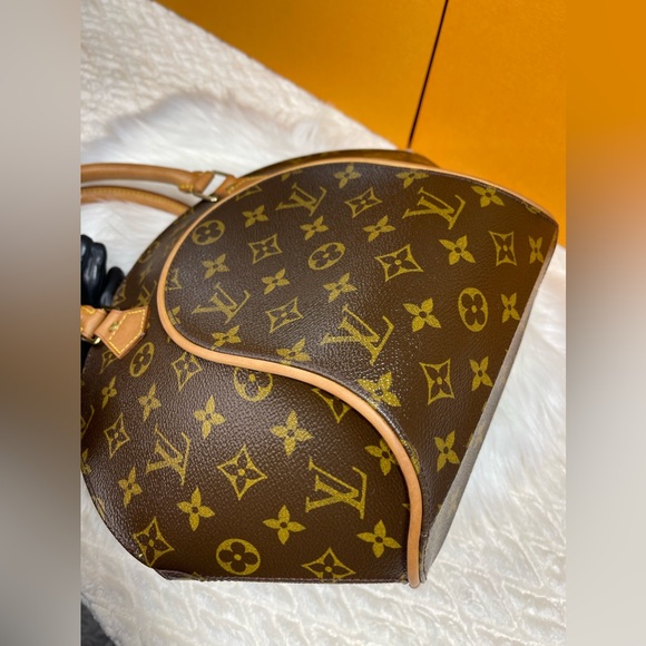 ❌SOLD❌  🌸ELLIPSE PM HANDBAG MONOGRAM - Picture 9 of 16